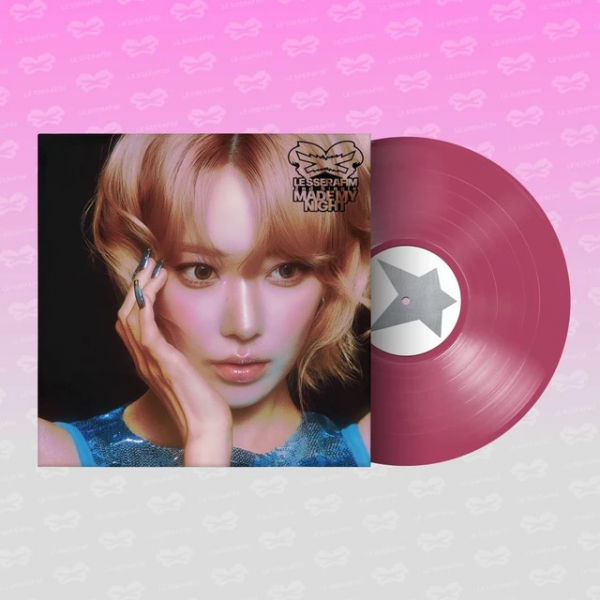 Le Sserafim - Made My Night (Hot Pink Ver.) in der Gruppe VINYL / Kommande / K-Pop bei Bengans Skivbutik AB (5690653)