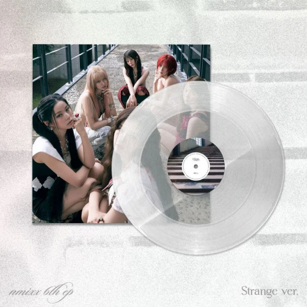 Nmixx - Strange Muse (Strange Ver.) in der Gruppe VINYL / Kommande / K-Pop,Pop-Rock bei Bengans Skivbutik AB (5692177)