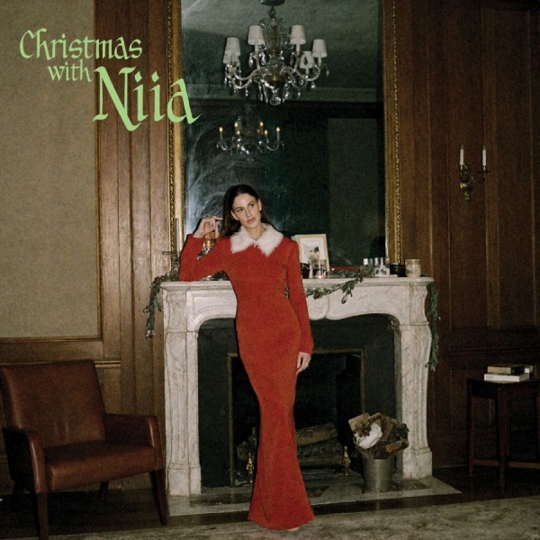 Niia - Christmas With Niia (Maroon Vinyl) in der Gruppe VINYL / Kommande / Julmusik,Pop-Rock bei Bengans Skivbutik AB (5695087)