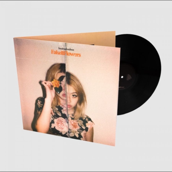 Beabadoobee - Fake It Flowers in der Gruppe VINYL / Bestseller bei Bengans Skivbutik AB (5695692)