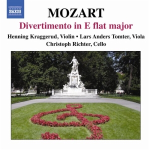 Mozart - Divertimento In E Flat Major in der Gruppe Externt_Lager / Naxoslager bei Bengans Skivbutik AB (659465)