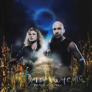 Debbies Wife - Remote Control in der Gruppe CD / Pop-Rock bei Bengans Skivbutik AB (678565)
