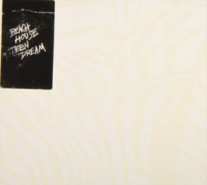Beach House - Teen Dream in der Gruppe UNSERE TIPPS / Bäst Album Under 10-talet / Bäst Album Under 10-talet - Pitchfork bei Bengans Skivbutik AB (923770)