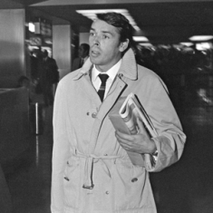Jacques Brel - Orly