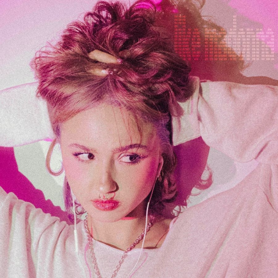 Earth To Eve - Oversharing On The Internet